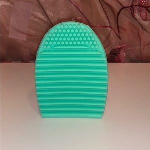 ✨Makeup Brush Cleaner✨